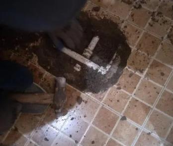 温江卫生间漏水维修公司为您分享下卫生间渗水如何处理及注意事项